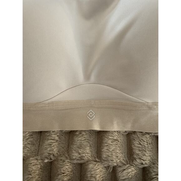 THIRDLOVE Kinetic Adjustable Sports Bra in Sea Salt Size 38C - Picture 3 of 5